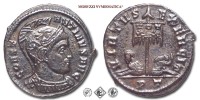 COSTANTINO I, PICCOLO BRONZO, 319-320 d.C., VIRTVS EXERCIT / VOT XX / PT Due prigionieri seduti a terra ai piedi di uno stendardo; quello a s. ha le mani legate dietro il dorso; quello a d. è nell'atteggiamento della tristezza, Zecca di Ticinum, qSPL, (RIC 114) / monete romane imperiali antiche (moneta romana imperiale antica - Impero Romano) | Moruzzi Numismatica