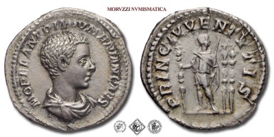 DIADUMENIANO, Cesare, DENARIO, 217-218 d.C., PRINC IVVENTVTIS l'imperatore stante di fronte tiene una insegna e un corto scettro. A destra due insegne, Zecca di Roma, ARGENTO, qSPL, (R), (RIC 102/S) / monete romane imperiali antiche rare d'argento (moneta romana imperiale antica rara - Impero Romano) | Moruzzi Numismatica