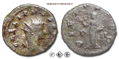 GALLIENO, ANTONINIANO, 253-268 d.C., PIETAS AVG / P II la Pietas stante con entrambe le mani levate dinanzi ad un altare, Zecca di Siscia, BRONZO, MB, (RIC 579) / monete romane imperiali antiche (moneta romana imperiale antica - Impero Romano) | Moruzzi Numismatica