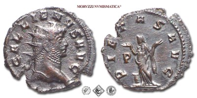 GALLIENO, ANTONINIANO, 253-268 d.C., PIETAS AVG / P la Pietas stante con entrambe le mani levate dinanzi ad un altare, Zecca di Mediolanum, BRONZO, mBB, (RIC 507) / monete romane imperiali antiche (moneta romana imperiale antica - Impero Romano) | Moruzzi Numismatica