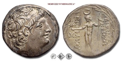 Regno dei Seleucidi, ANTIOCO VIII, Grypos, TETRADRAMMA, 121-96 a.C., BAΣIΛEΩΣ ANTIOXOY EΠIΦANOYΣ Zeus Uranios tiene una stella e un lungo scettro; crescente in alto; nel campo, a s.: monogramma (M), Zecca di Ace, ARGENTO, mBB, (SNG Dan. 401) / monete greche antiche d'argento (moneta greca seleucide antica - Grecia) | Moruzzi Numismatica